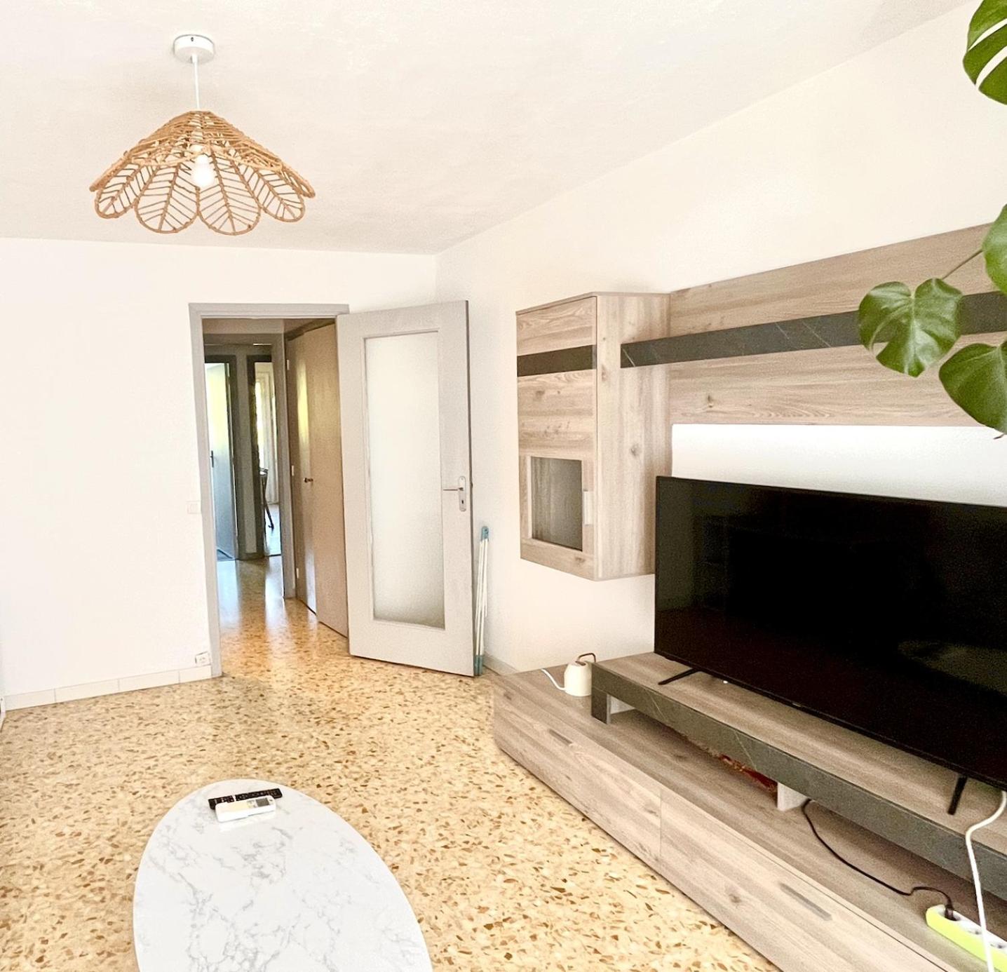 Appartement 2p 50m2 With Ac & Free Parking & 2 Balconies *